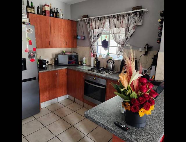 2 BEDROOM TOWNHOUSE FOR SALE IN BRAKPAN NORTH